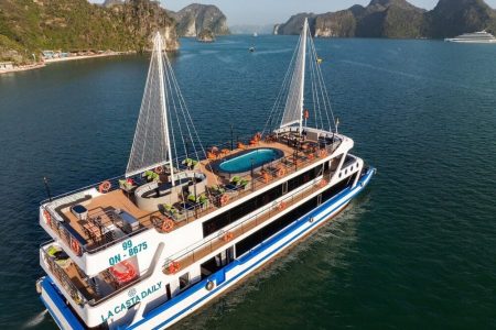 Du thuyền Hạ Long La Casta (Tour 1 ngày)