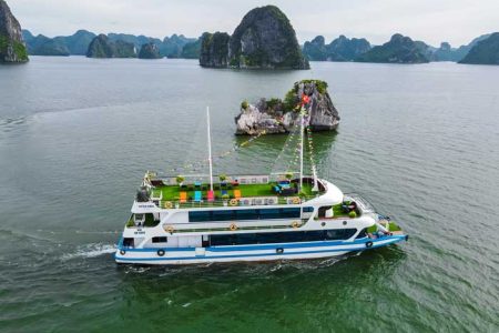 Du thuyền Hạ Long Queen (Tour 1 ngày)